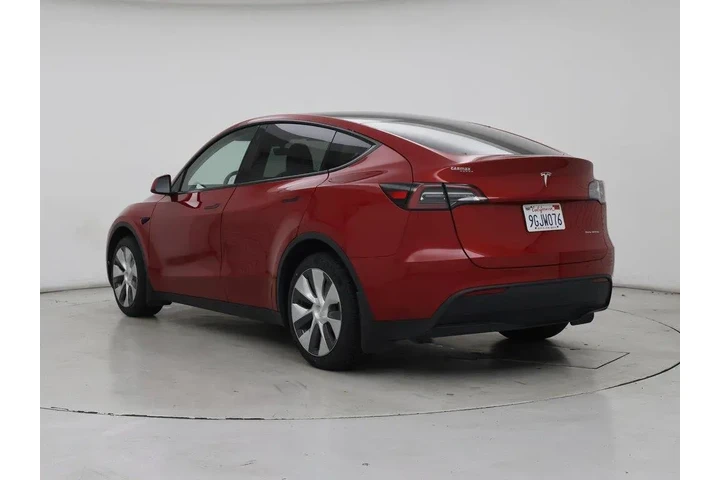 $31998 : Tesla Model Y 2023 AWD 4dr C image 2
