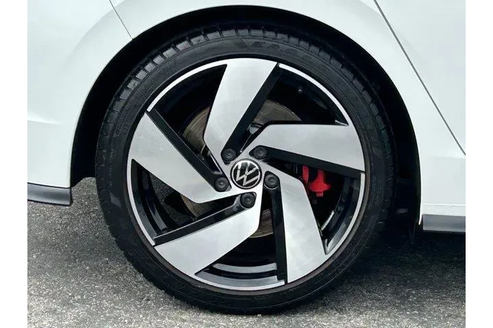 $28995 : Volkswagen Golf GTI 2023 SE image 7