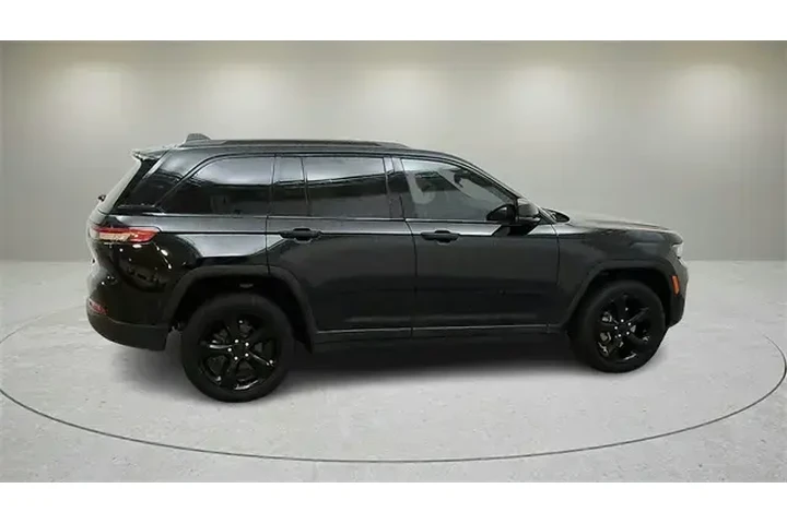 $30751 : Jeep Grand Cherokee 2022 4x4 image 10