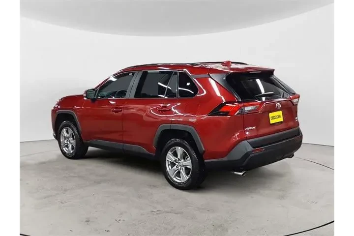 $29588 : Toyota RAV4 2024 AWD XLE 4dr image 3