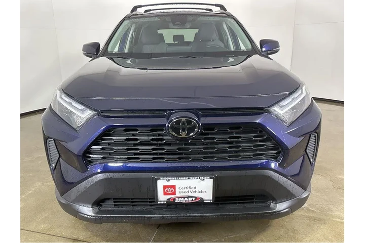 $31490 : Gold Certified2023 RAV4 XLE image 10