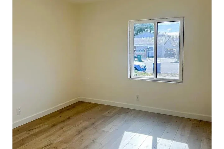 $1350 : fantástico de 3 dormitorio image 7