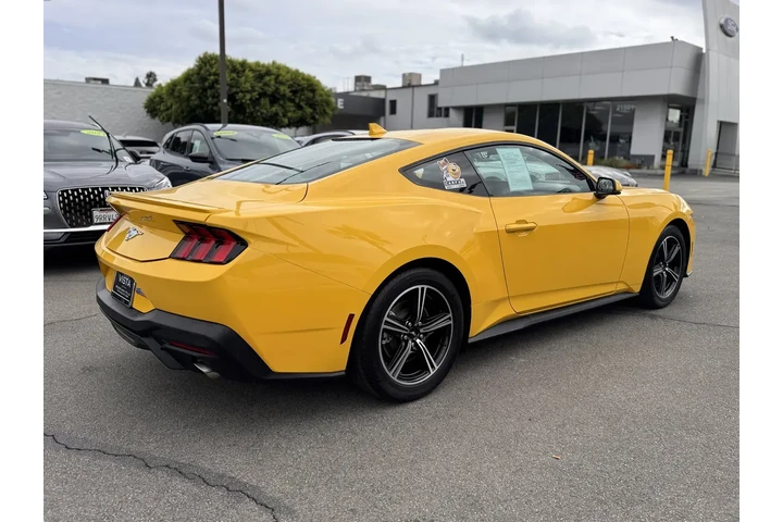 $32972 : Ford Mustang 2024 EcoBoost 2 image 9