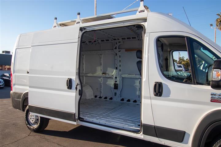 2017 ProMaster Cargo Van image 4