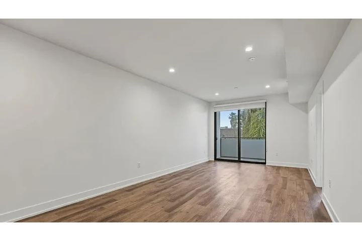 $3400 : Nice 3 bedroom apartment image 1