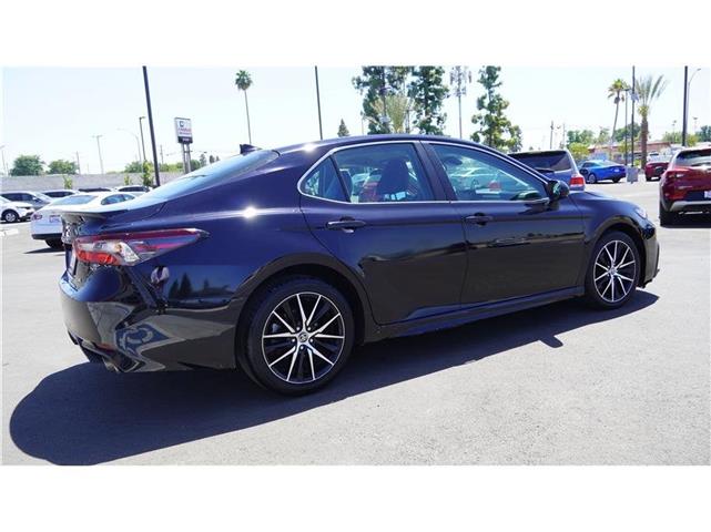 $25984 : 2021 Camry SE Sedan 4D image 6