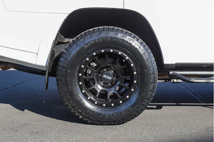 $29748 : Toyota 4Runner 2018 4x4 SR5 image 9