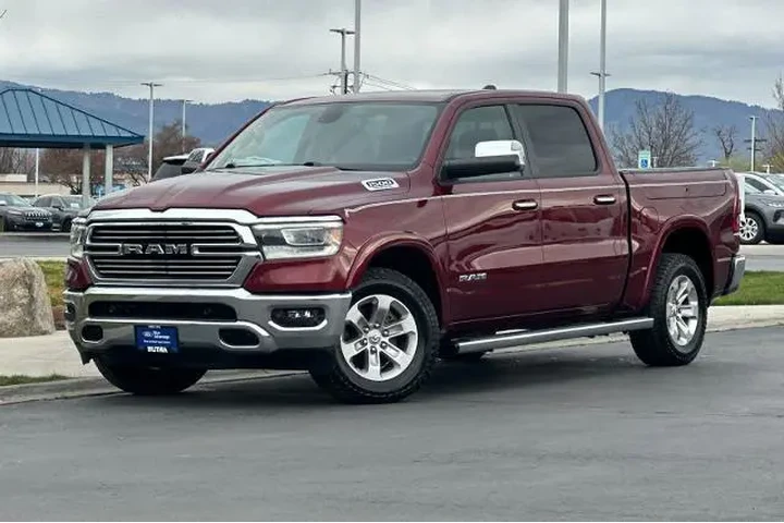$33995 : Ram 1500 2020 4x4 Laramie 4d image 1