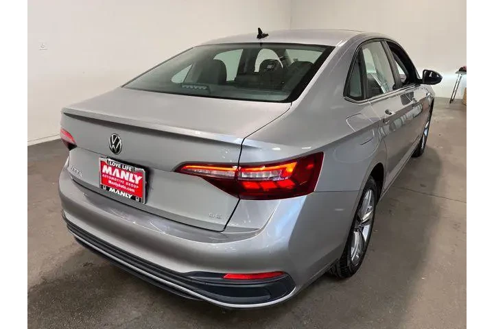 $18811 : Volkswagen Jetta 2024 SE 4dr image 3