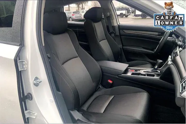 $24985 : Honda Accord 2022 LX 4dr Sed image 7