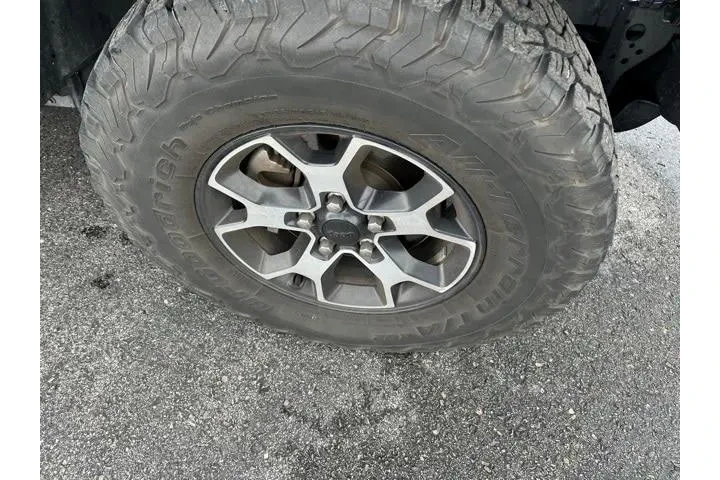 $35915 : Jeep Wrangler Unlimited 2022 image 9