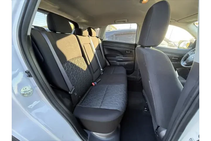 $16499 : Mitsubishi Outlander Sport 2 image 5