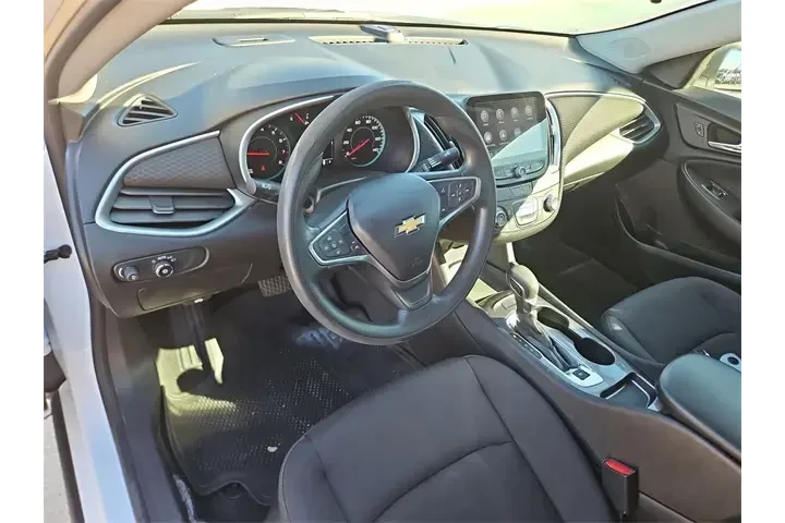 $17987 : Chevrolet Malibu 2023 LS 4dr image 10