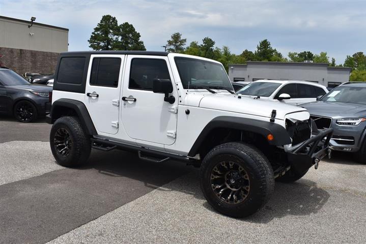 2015 Wrangler Unlimited Sport image 3