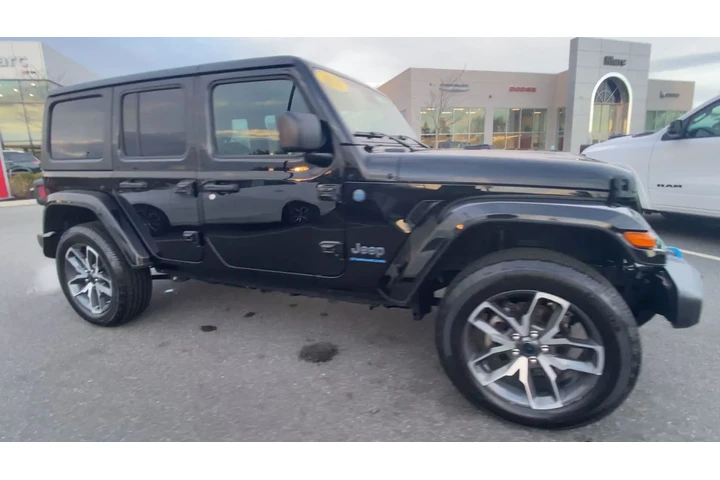 $31472 : Jeep Wrangler 2024 4x4 Willy image 4