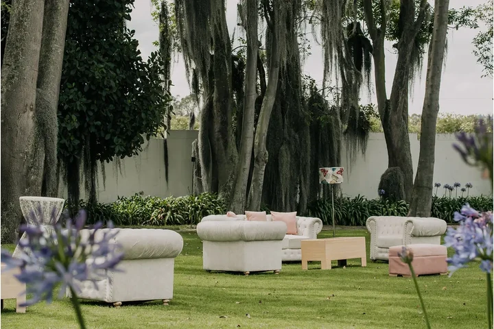 Alquiler de mobiliario image 7