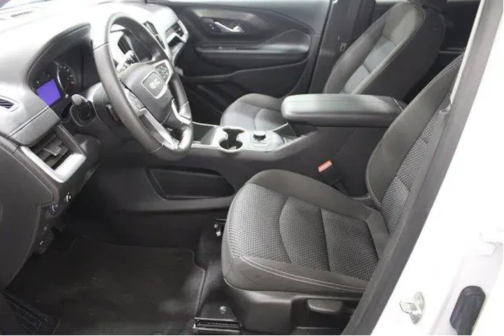 $22911 : GMC Terrain 2022 AWD SLE 4dr image 5