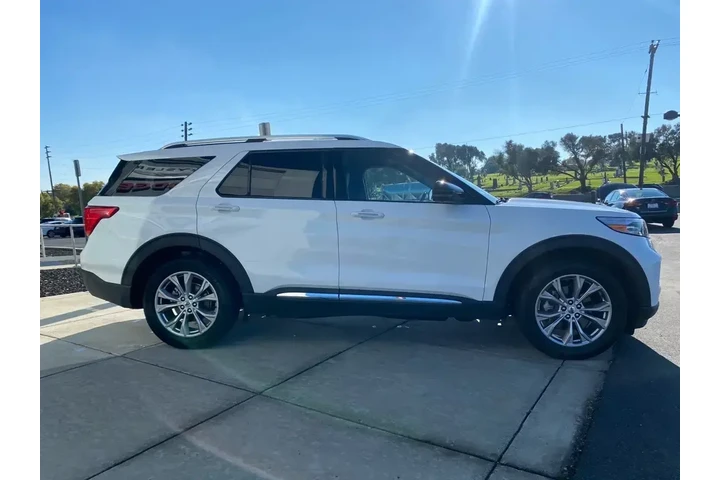 $31488 : Ford Explorer 2023 AWD Limit image 9