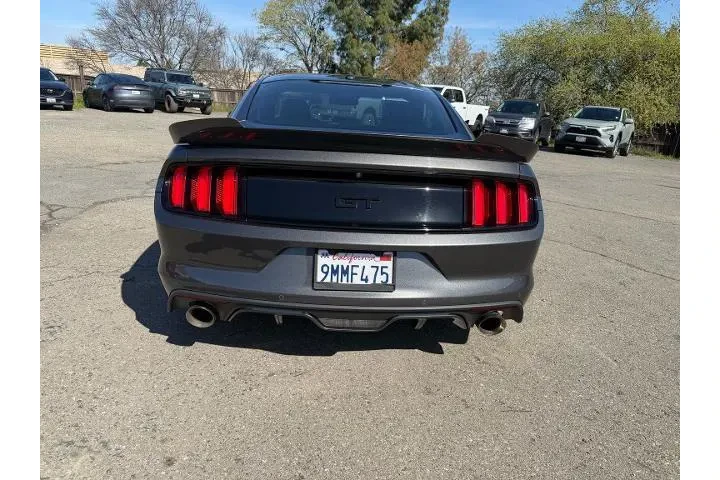 $33500 : Ford Mustang 2017 GT 2dr Fas image 4
