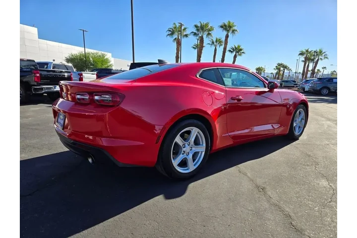 $25978 : Chevrolet Camaro 2023 LT 2dr image 6