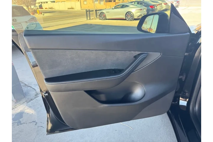 2020 Model Y Long Range image 10