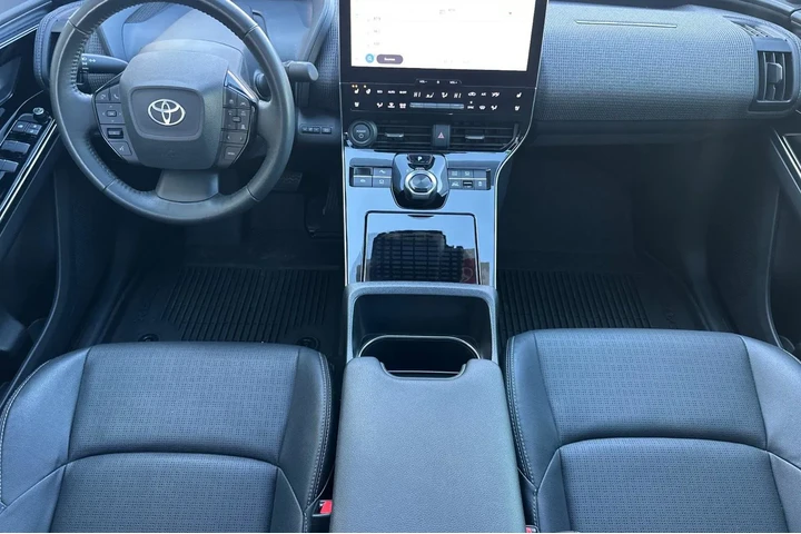 $24500 : Toyota bZ4X 2023 AWD Limited image 6