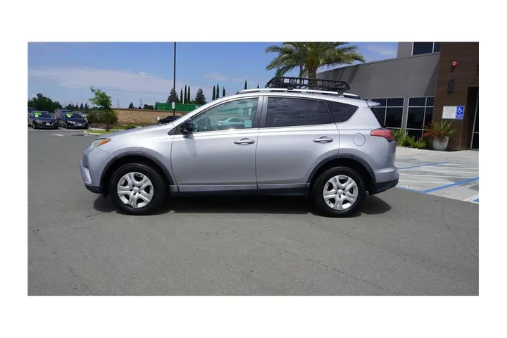 $16350 : 2016 RAV4 LE image 10