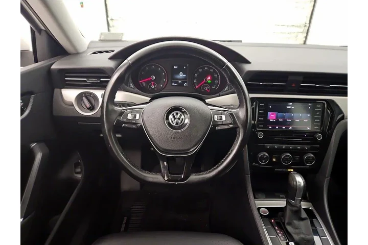 $14599 : Volkswagen Passat 2020 SE 4d image 10