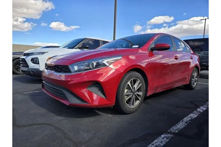 $17991 : Kia Forte 2022 LXS 4dr Sedan image 2