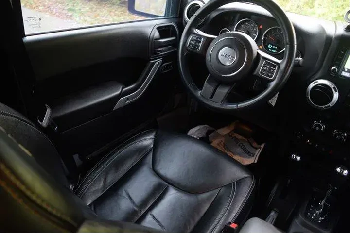 $17000 : Jeep Wrangler Unlimited 2014 image 2