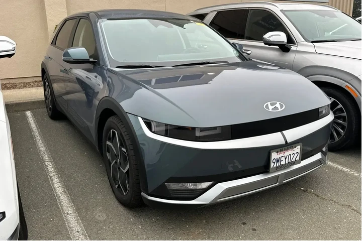 $26990 : Hyundai IONIQ 5 2024 SEL 4dr image 2