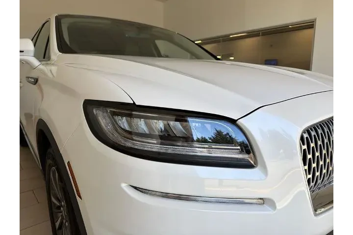 $35989 : Lincoln Nautilus 2022 AWD Re image 7