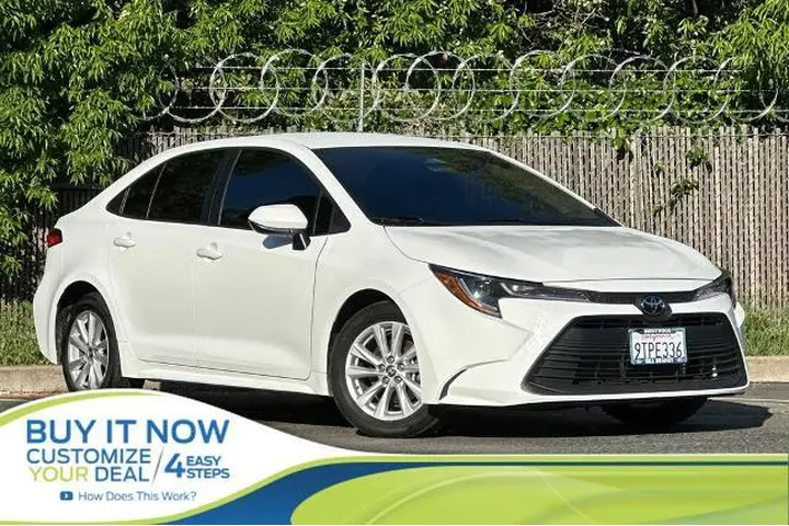 $22264 : Toyota Corolla 2025 LE 4dr S image 1