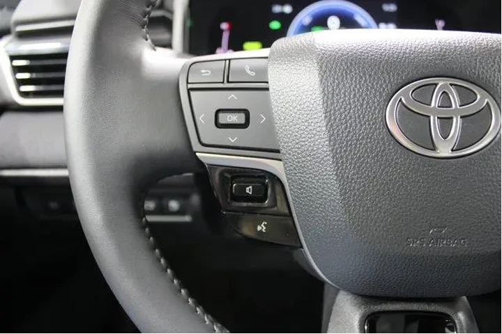 $29436 : Toyota Camry 2025 LE 4dr Sed image 10