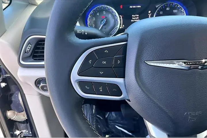 $23991 : Chrysler Pacifica 2023 Touri image 10