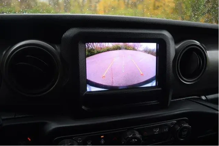 $26500 : Jeep Wrangler 2023 4x4 Sport image 10