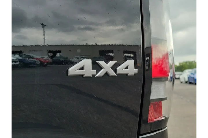 $45995 : Nissan Frontier 2025 4x4 SV image 7