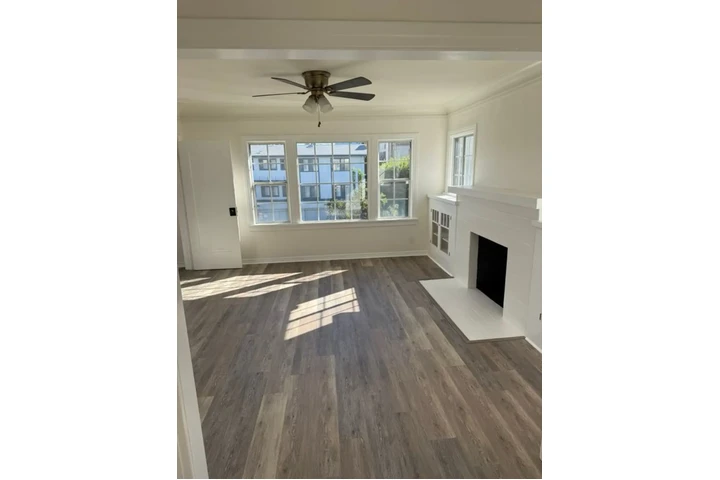 $1985 : 2 Bedroom Apt in Koreatown image 3