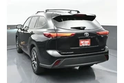 $29495 : Toyota Highlander 2021 XLE 4 thumbnail
