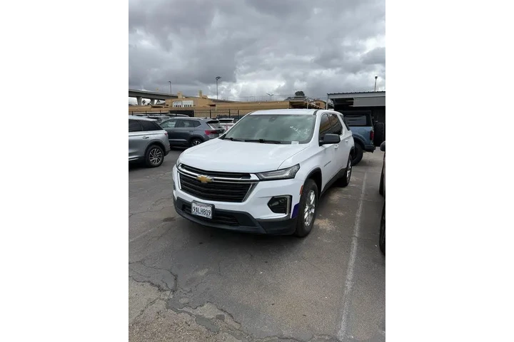 $26900 : Chevrolet Traverse 2022 LS 4 image 1
