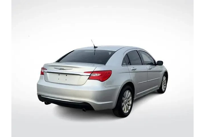 $2900 : Chrysler 200 2012 Touring 4d image 8