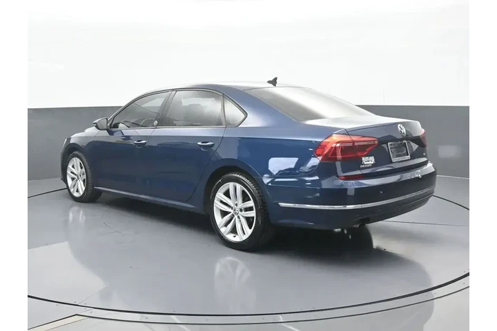 $13935 : Volkswagen Passat 2019 Wolfs image 4