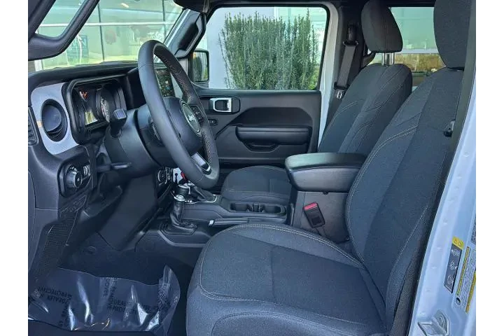 $32400 : Jeep Wrangler 2024 4x4 Sport image 8