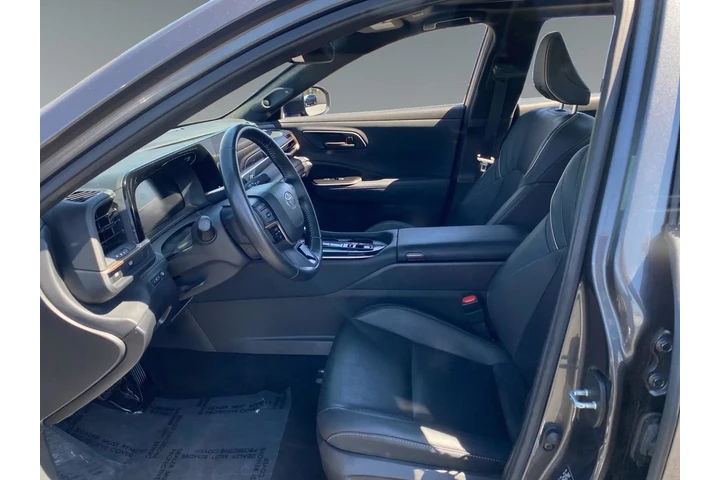 $36268 : Toyota Crown 2024 AWD XLE 4d image 9