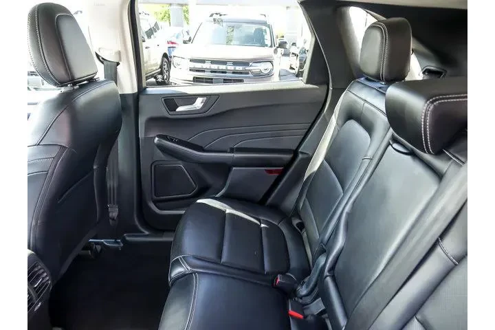 $25852 : Ford Escape Plug-In Hybrid 2 image 9