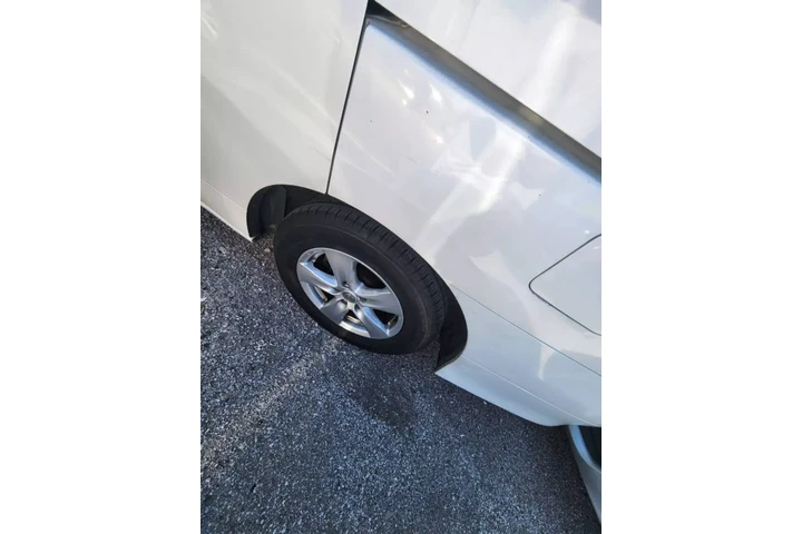$2500 : 2011 NISSAN QUEST2011 NISSAN image 4
