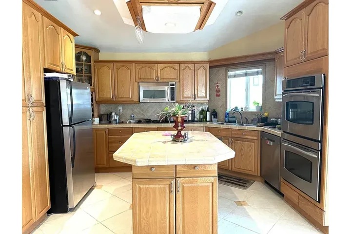 $1400 : Anaheim - Available Now image 8