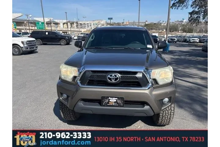 $16999 : Toyota Tacoma 2015 4x4 V6 4d image 2