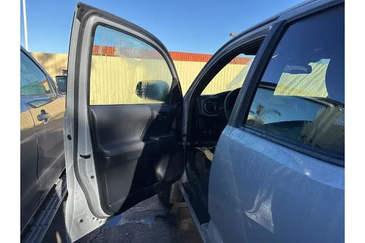 $31244 : Toyota Tacoma 2018 4x4 TRD P image 6