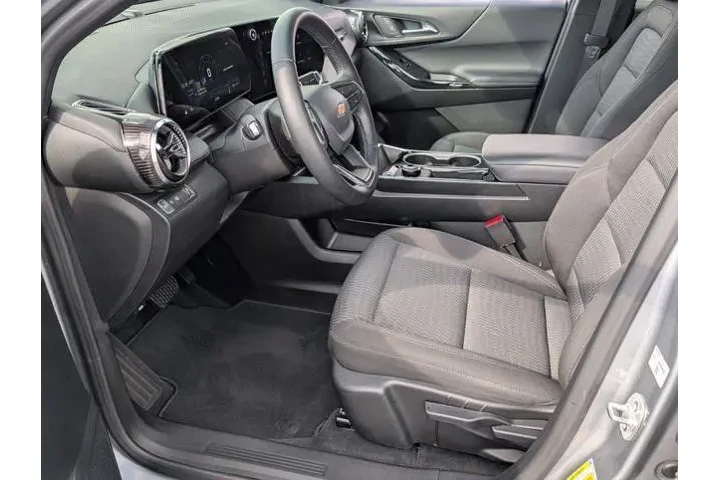 $27097 : Chevrolet Equinox 2026 LT 4d image 9